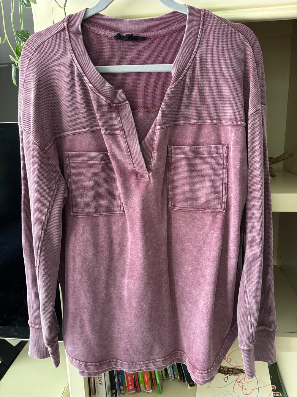 Women's Relaxed Notch-Neck Waffle-Sleeve Top - Dusty Mauve